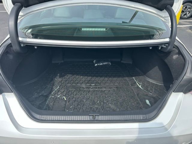 Used 2022 Toyota Avalon Limited w/ Advanced Safety Package FWD image 10