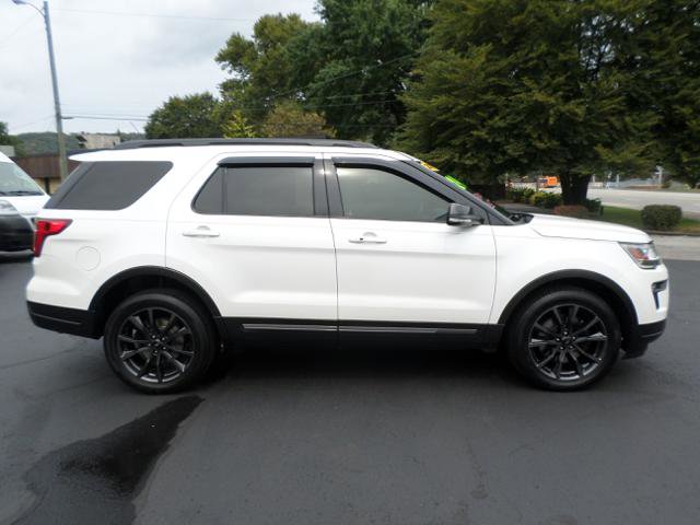 Used 2019 Ford Explorer XLT w/ Equipment Group 202A image 7