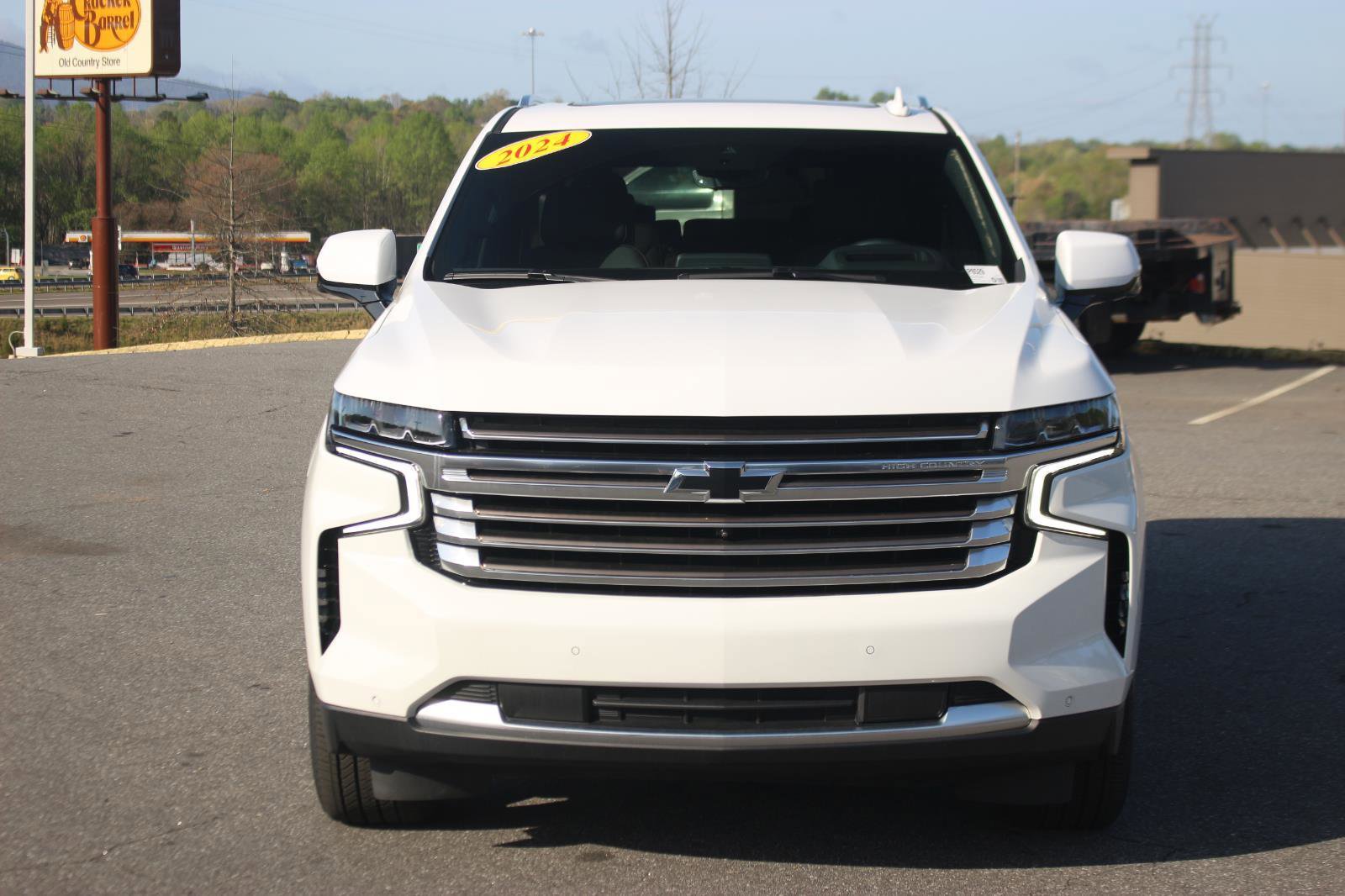 Used 2024 Chevrolet Tahoe High Country w/ Premium Package AWD/4WD image 2