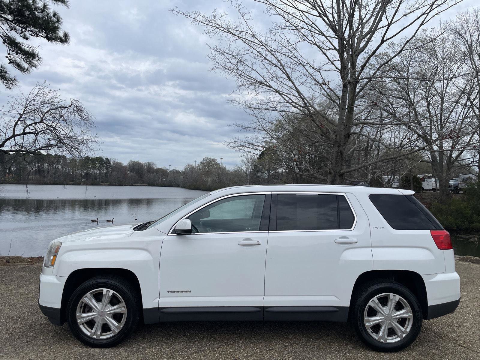 Used 2017 GMC Terrain SLE image 10