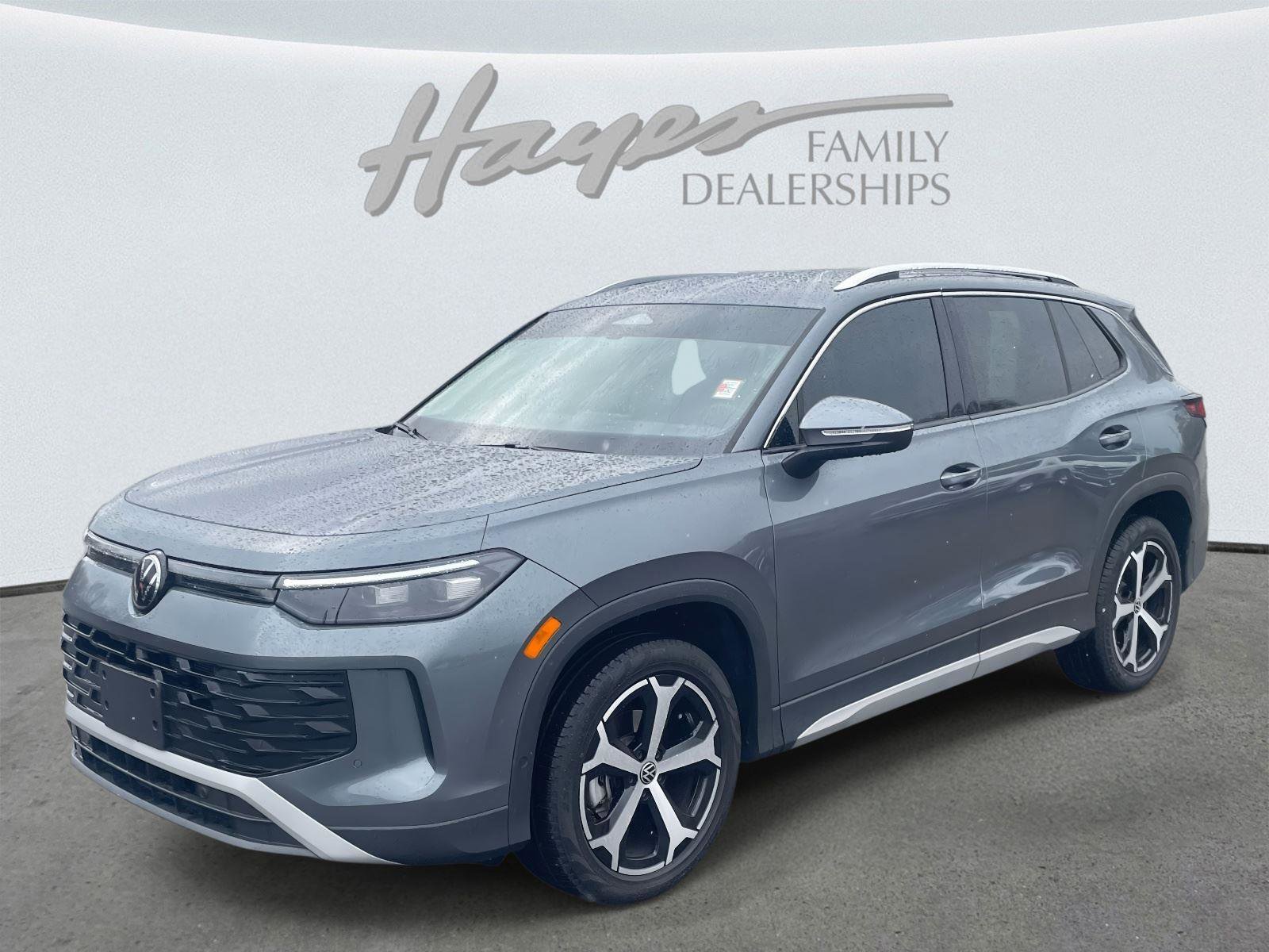 Used 2025 Volkswagen Tiguan SE image 23