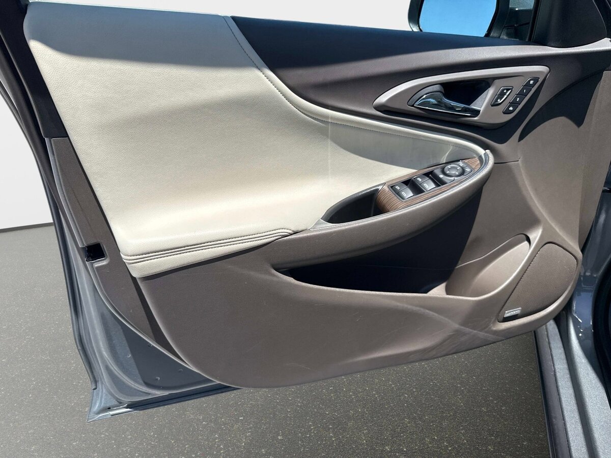 Used 2024 Chevrolet Malibu LT FWD image 15