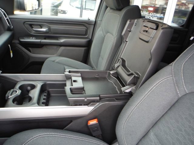 New 2026 RAM 1500 Express AWD/4WD image 21