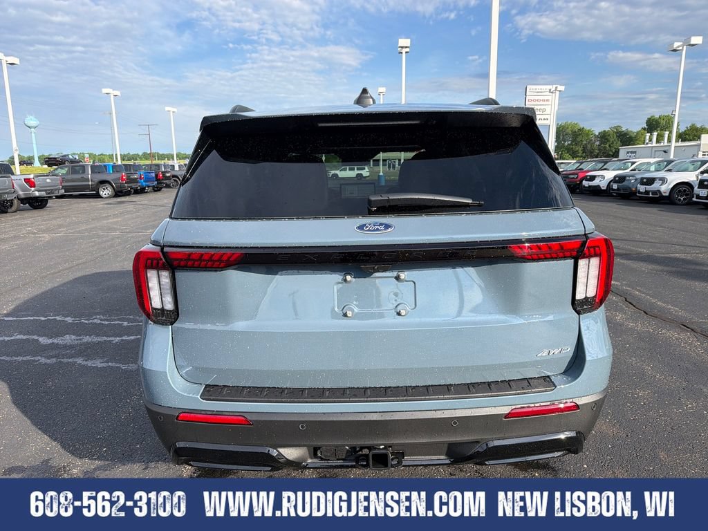 New 2026 Ford Explorer ST-Line w/ ST-Line Street Pack AWD/4WD image 5