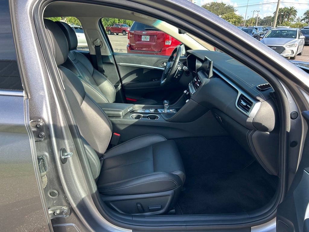 Used 2025 Genesis G70 2.5T AWD/4WD image 40