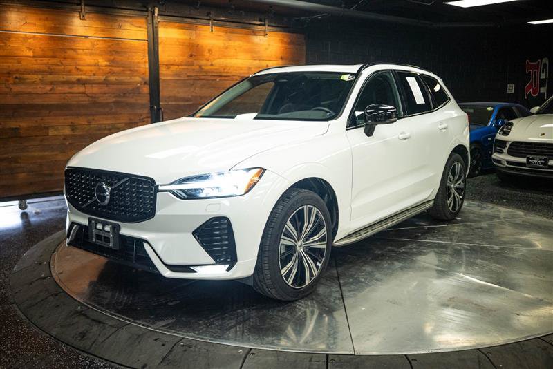 Used 2024 Volvo XC60 B5 Core AWD/4WD image 2