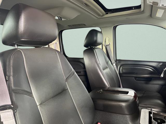 Used 2013 GMC Sierra 2500 Denali w/ Suspension Package, Off-Road image 38