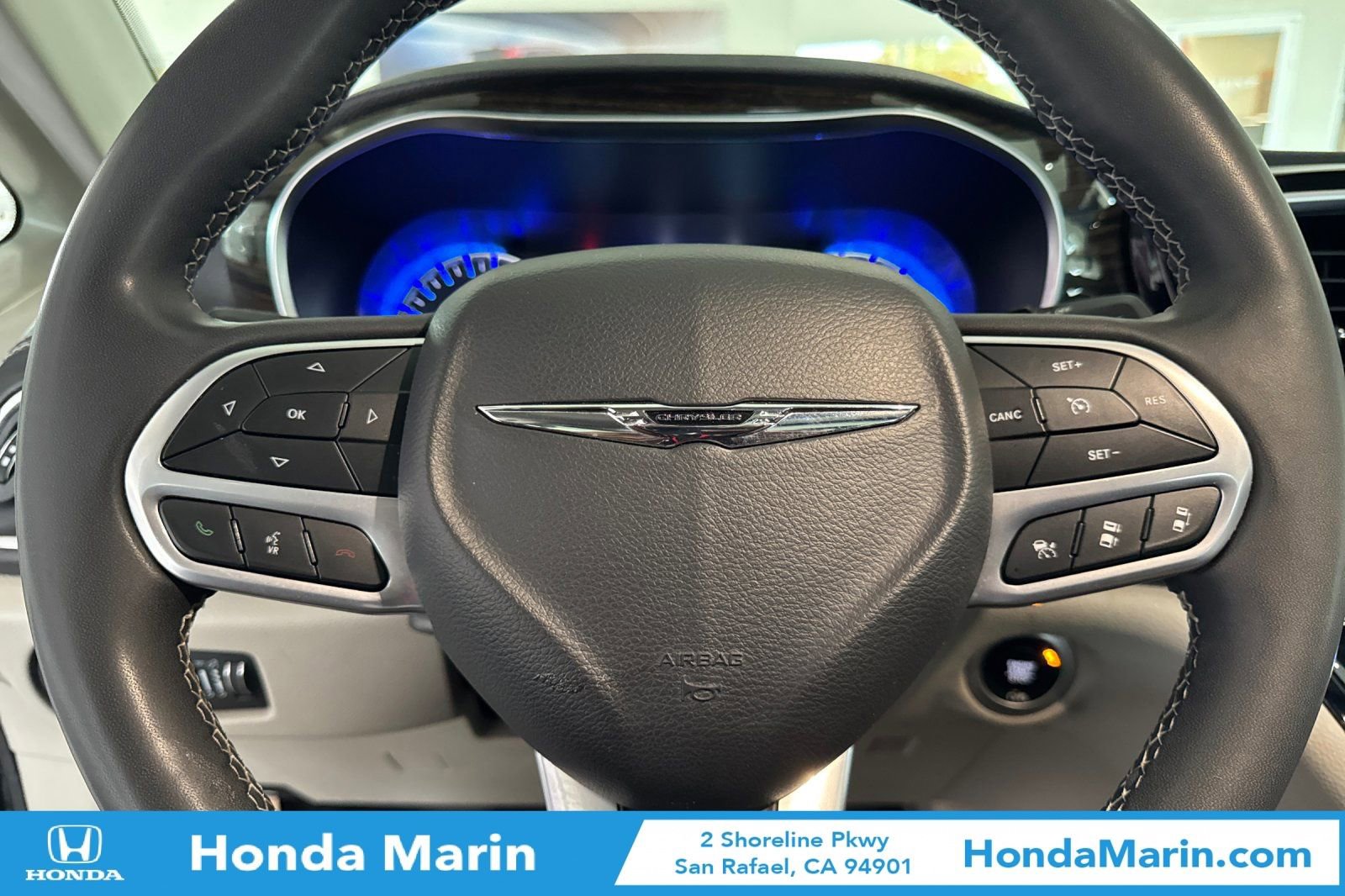 Used 2023 Chrysler Pacifica Limited image 30