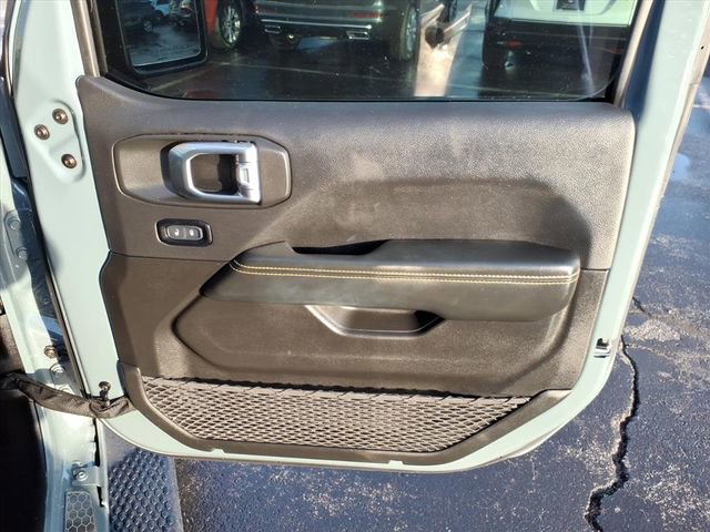 Used 2024 Jeep Wrangler Unlimited Sahara w/ Technology Group AWD/4WD image 29