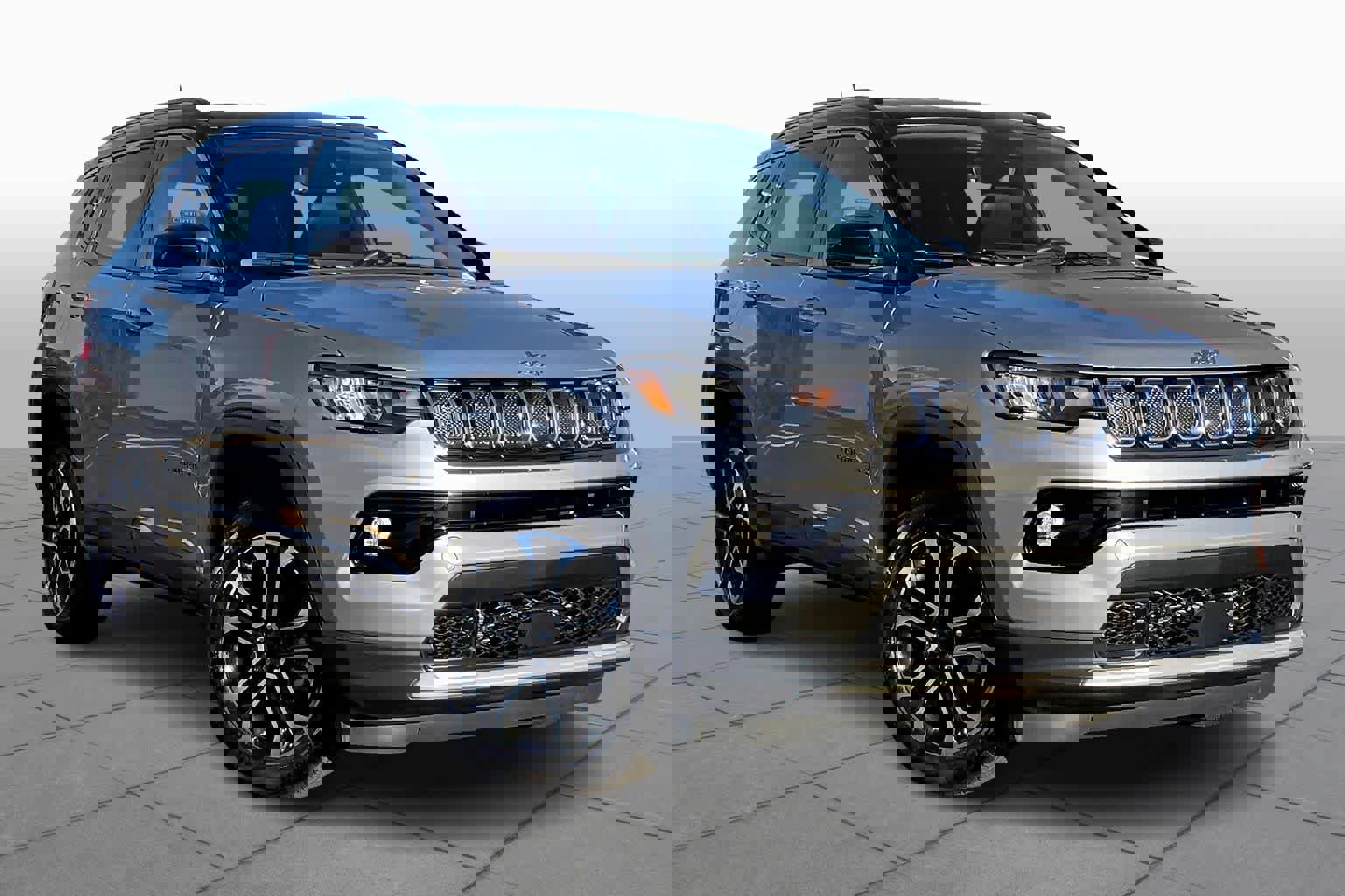 Used 2022 Jeep Compass Limited image 2