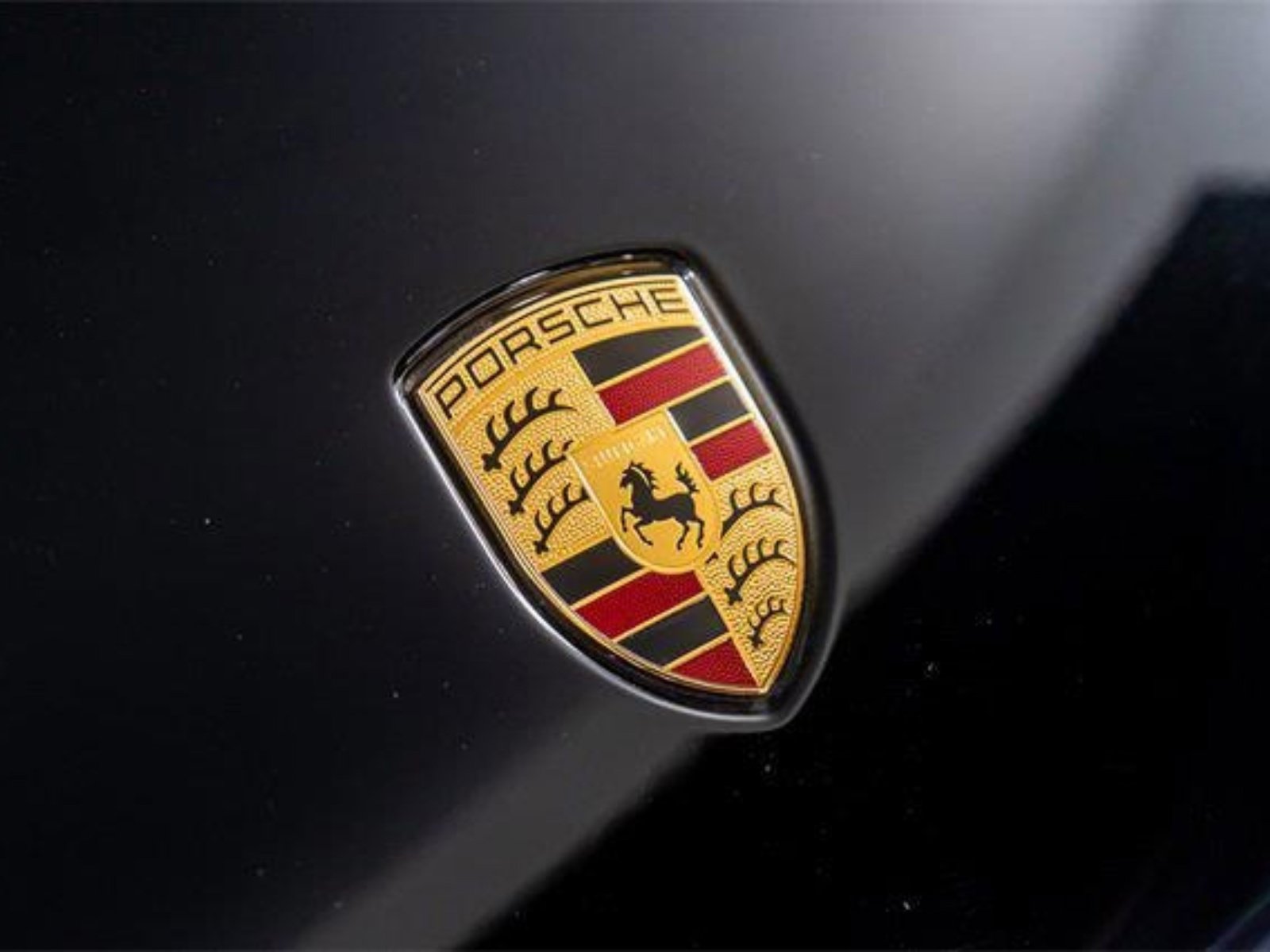 Used 2025 Porsche Macan Turbo AWD/4WD image 25