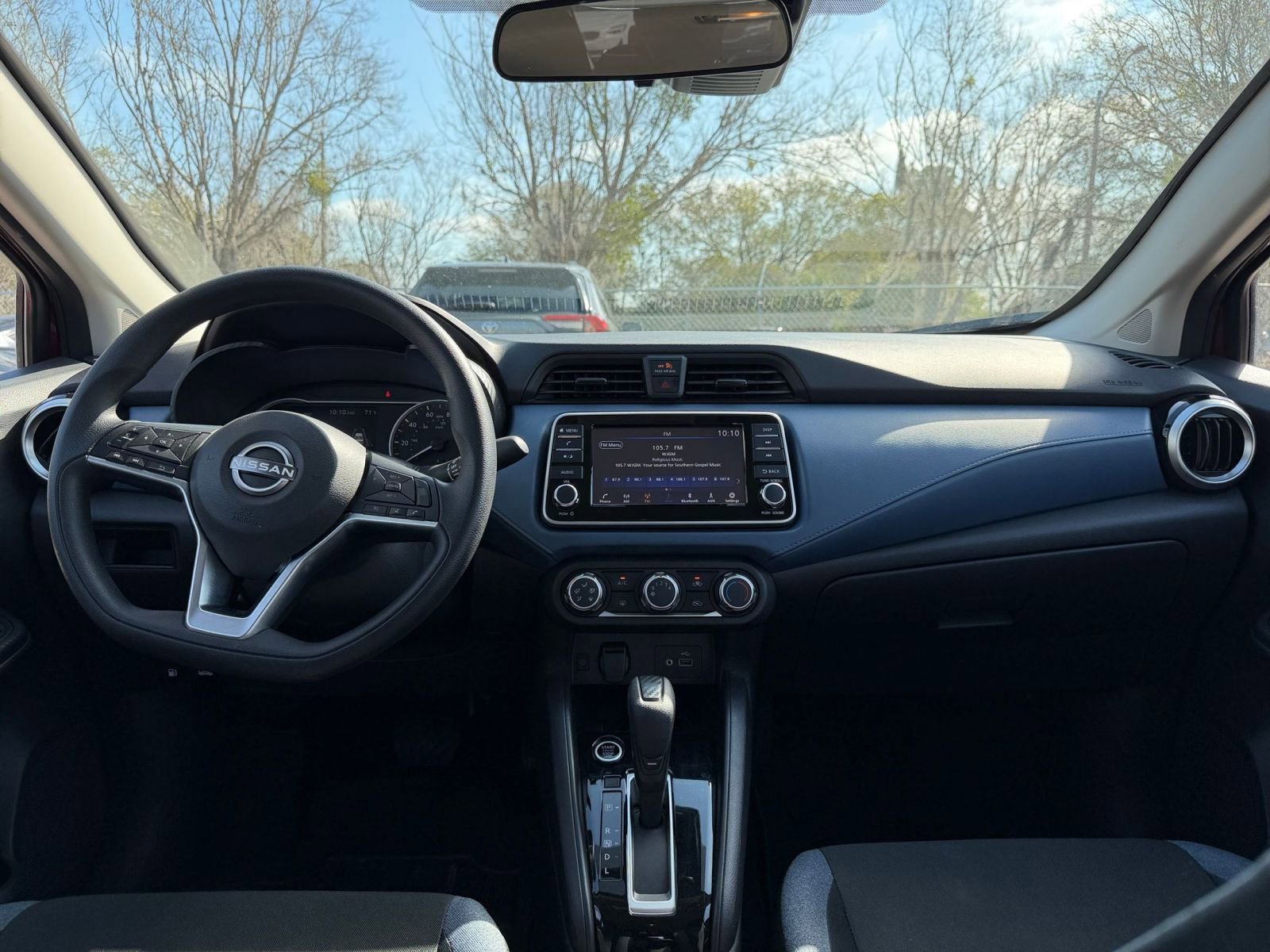 Used 2025 Nissan Versa SV FWD image 31