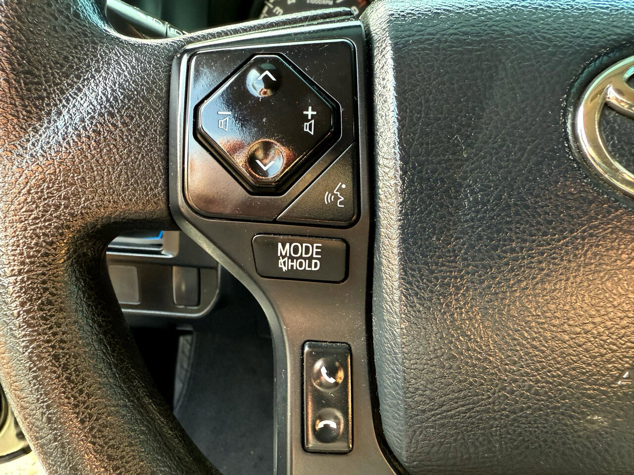 Used 2017 Toyota Tacoma SR image 15