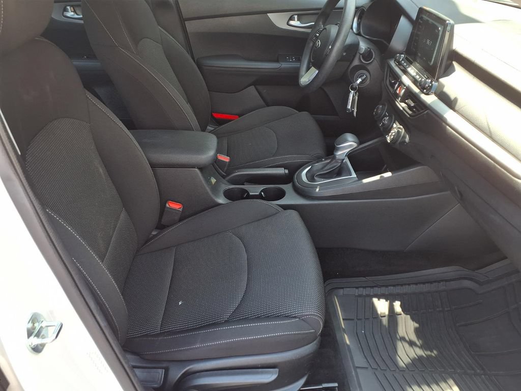 Used 2020 Kia Forte LXS FWD image 32