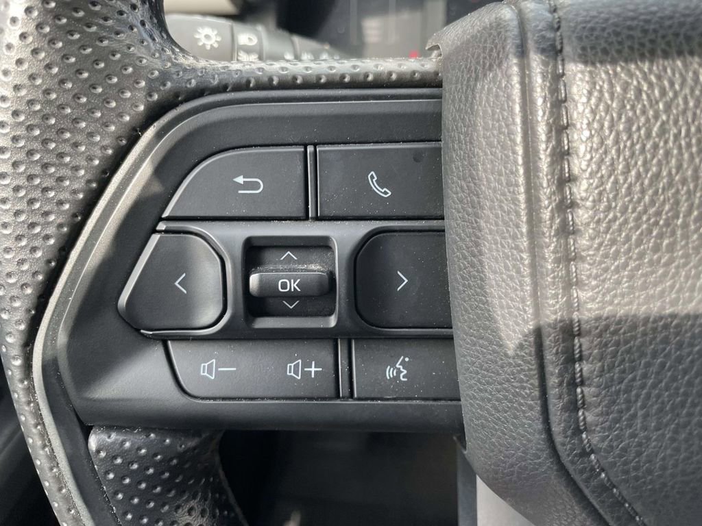 Used 2025 Toyota Tacoma SR5 image 28