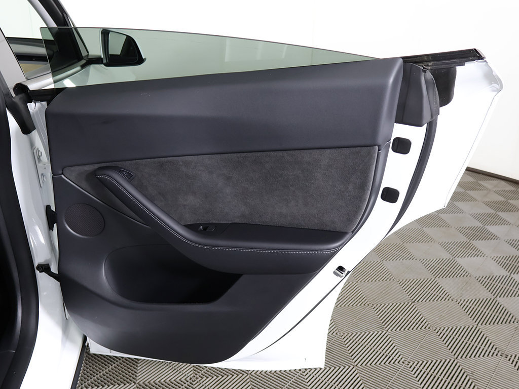 Used 2022 Tesla Model Y Performance AWD/4WD image 27