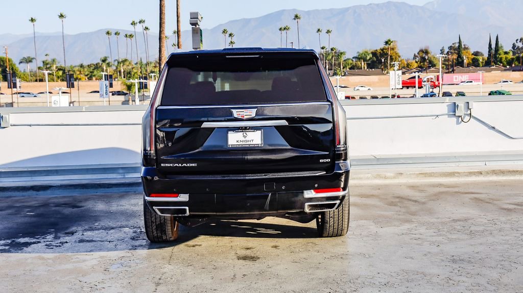 Used 2025 Cadillac Escalade Premium Luxury image 8
