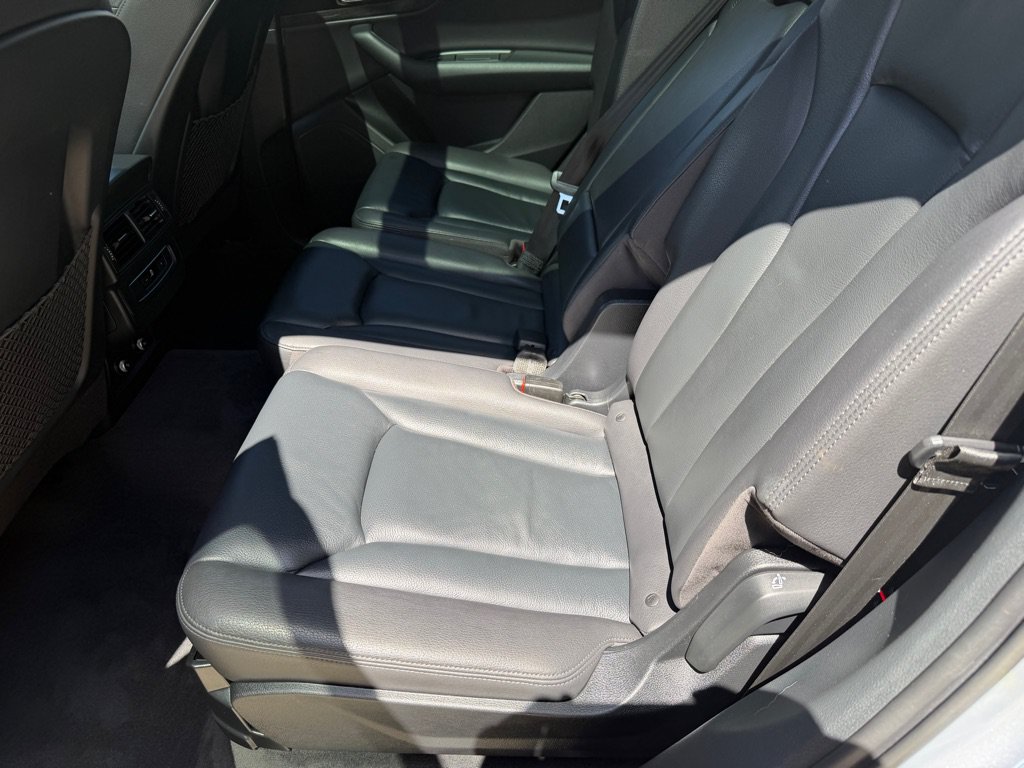 Used 2019 Audi Q7 3.0T Premium w/ Convenience Package AWD/4WD image 18