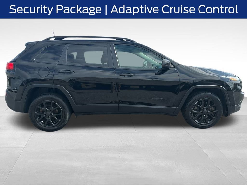 Used 2018 Jeep Cherokee Latitude w/ Cold Weather Group image 5