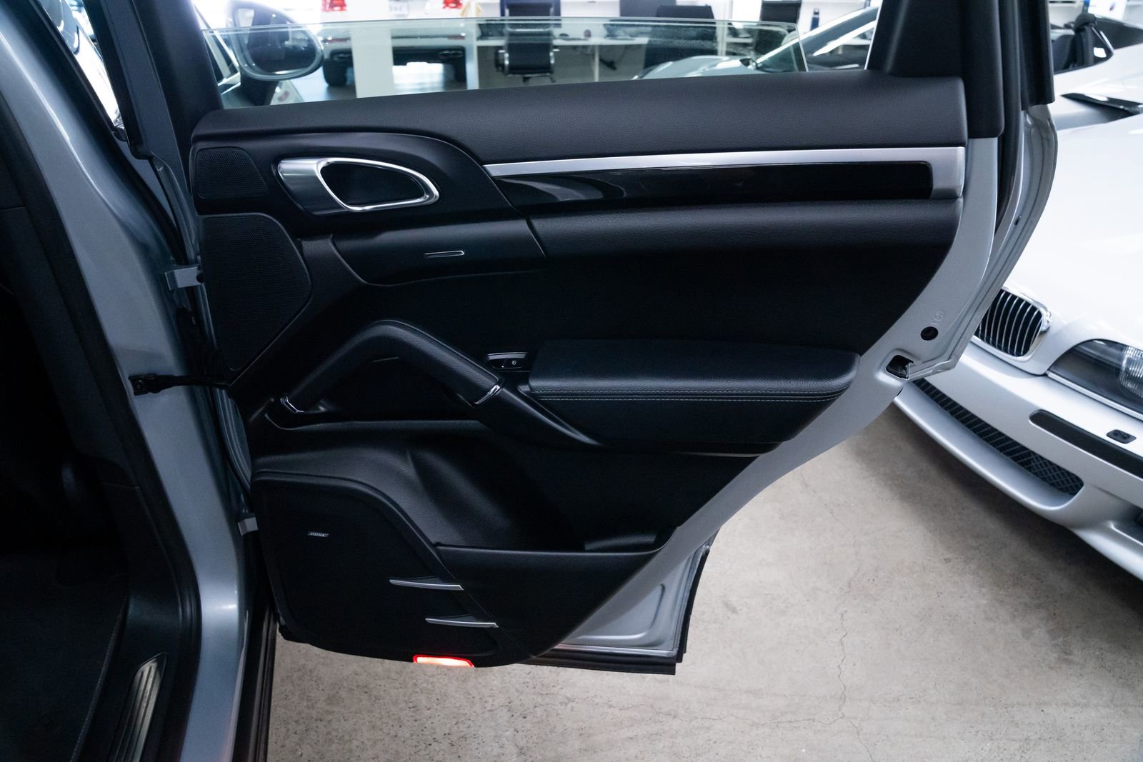 Used 2016 Porsche Cayenne AWD/4WD image 22