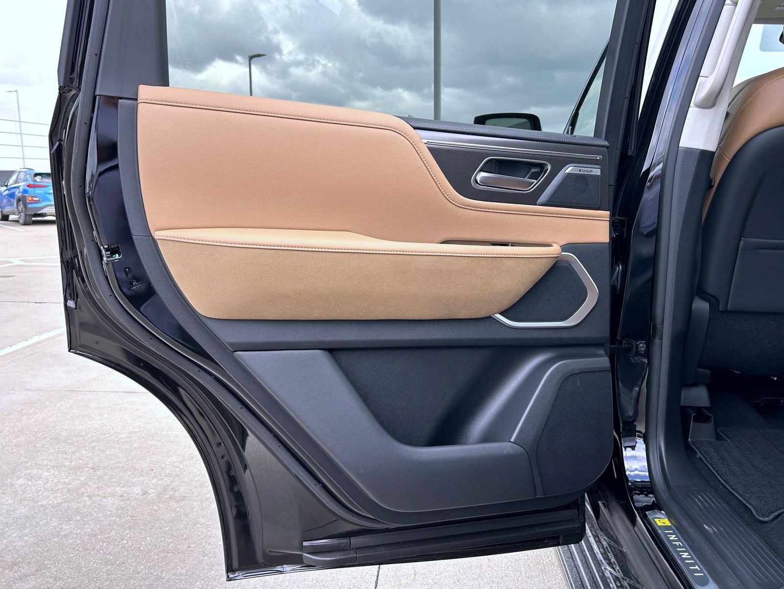 New 2026 INFINITI QX80 Luxe w/ Cargo Package AWD/4WD image 22