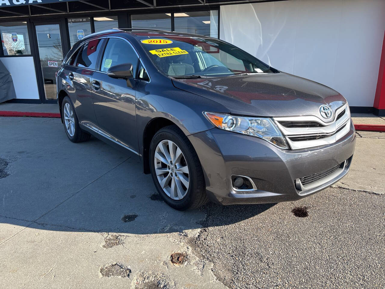 Used 2015 Toyota Venza LE AWD/4WD image 8