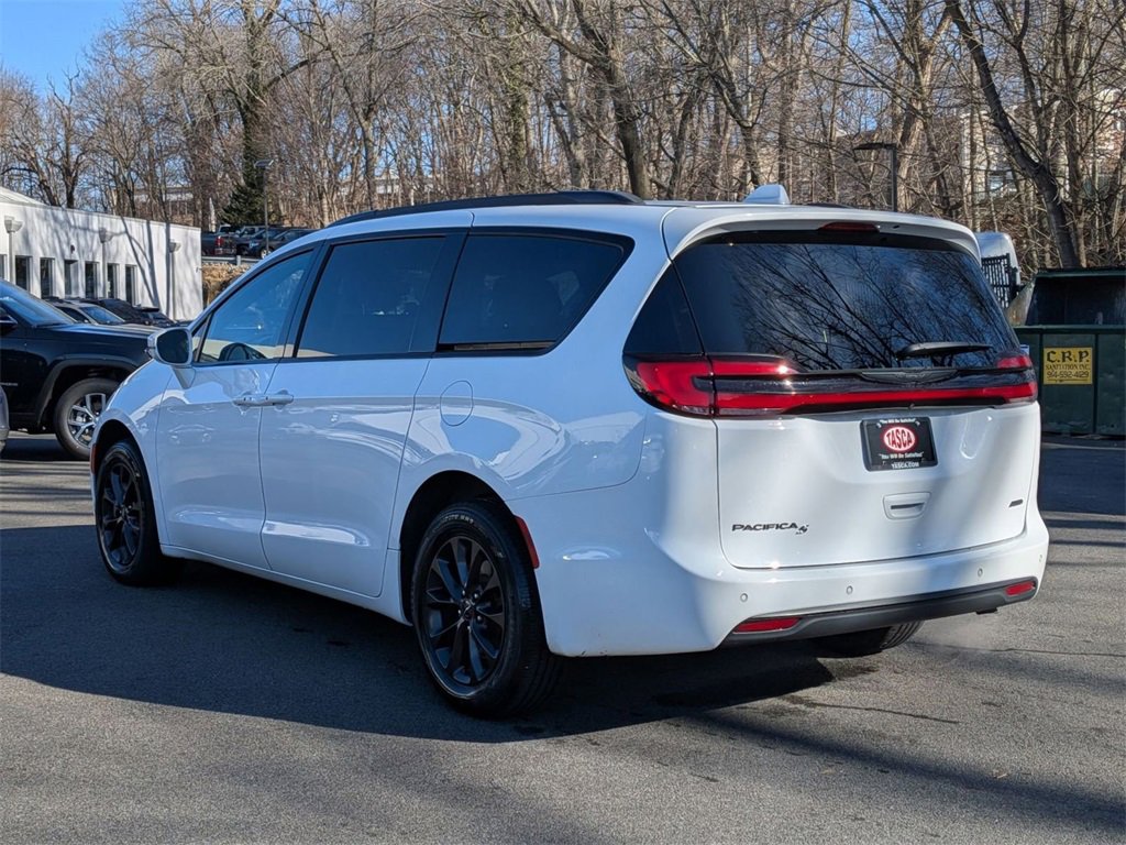 Used 2022 Chrysler Pacifica Touring-L w/ S Appearance Package image 6