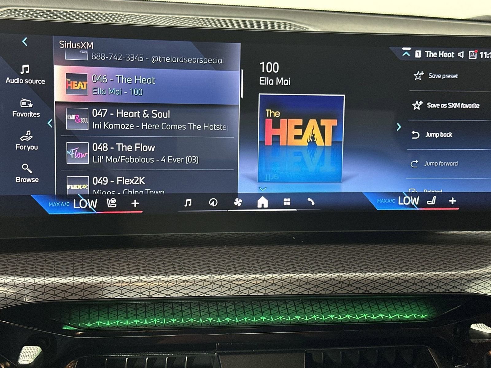 Used 2025 BMW 330i Sedan w/ Premium Package image 16