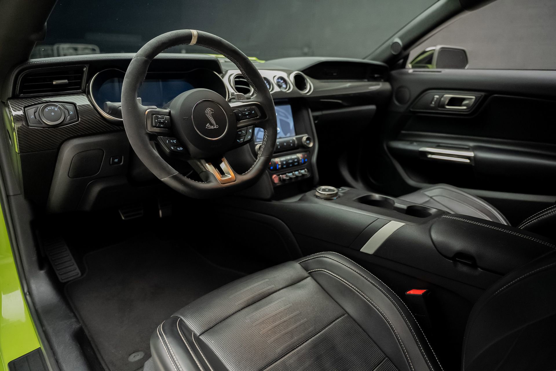 Used 2020 Ford Mustang Shelby GT500 w/ Technology Package image 2