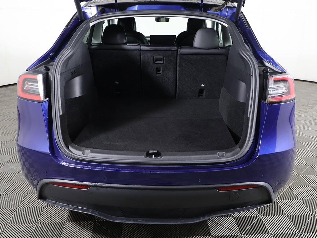 Used 2022 Tesla Model Y Long Range image 16