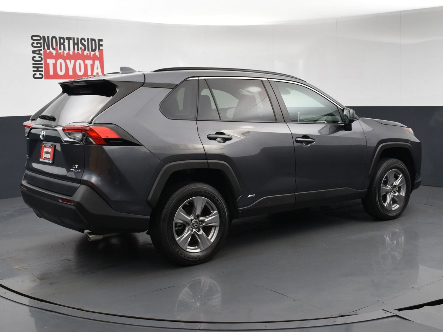 Used 2024 Toyota RAV4 LE AWD/4WD image 4