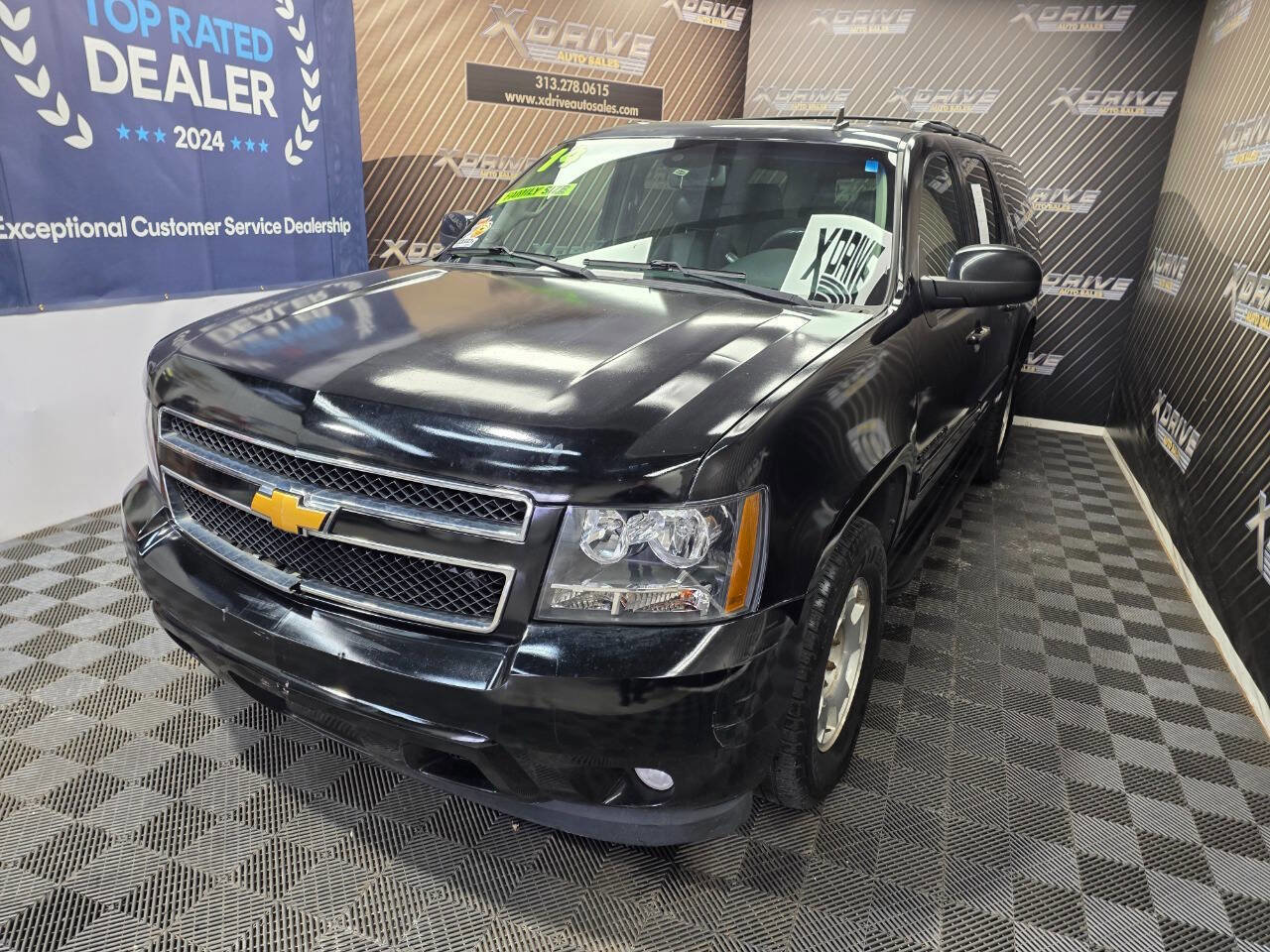 Used 2014 Chevrolet Suburban LT image 2