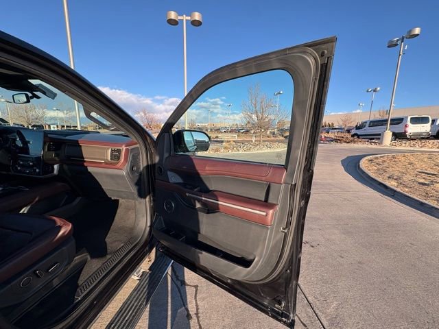 Used 2024 Ford Expedition Limited image 32