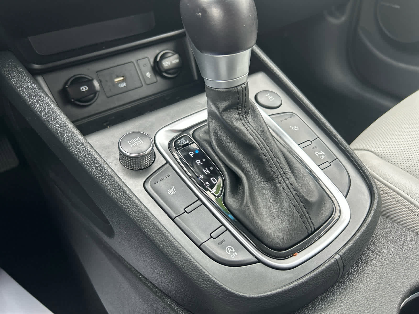 Used 2022 Hyundai Kona Limited image 23