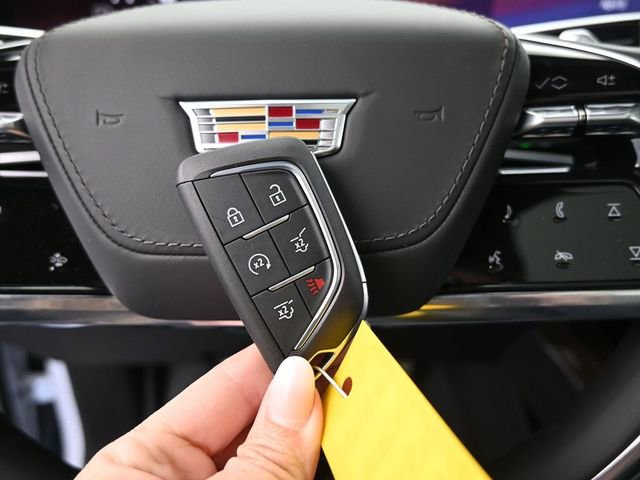 New 2026 Cadillac Escalade Platinum Sport w/ LPO, ONYX Package AWD/4WD image 32