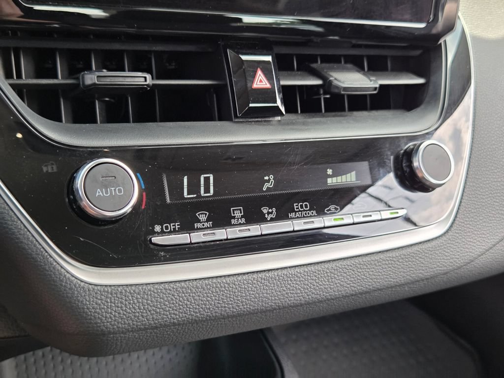 Used 2023 Toyota Corolla LE FWD image 20