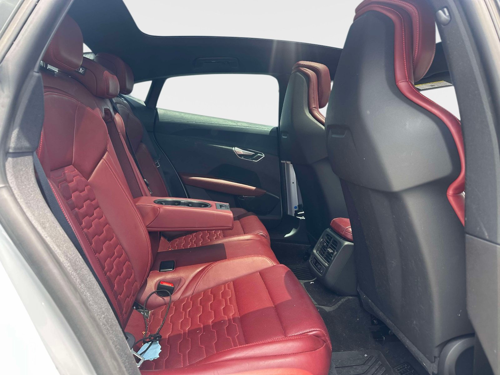 Used 2024 Audi e-tron GT Premium Plus w/ Performance Package AWD/4WD image 9