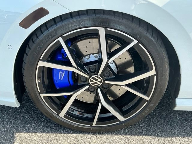 Used 2024 Volkswagen Golf R AWD/4WD image 8