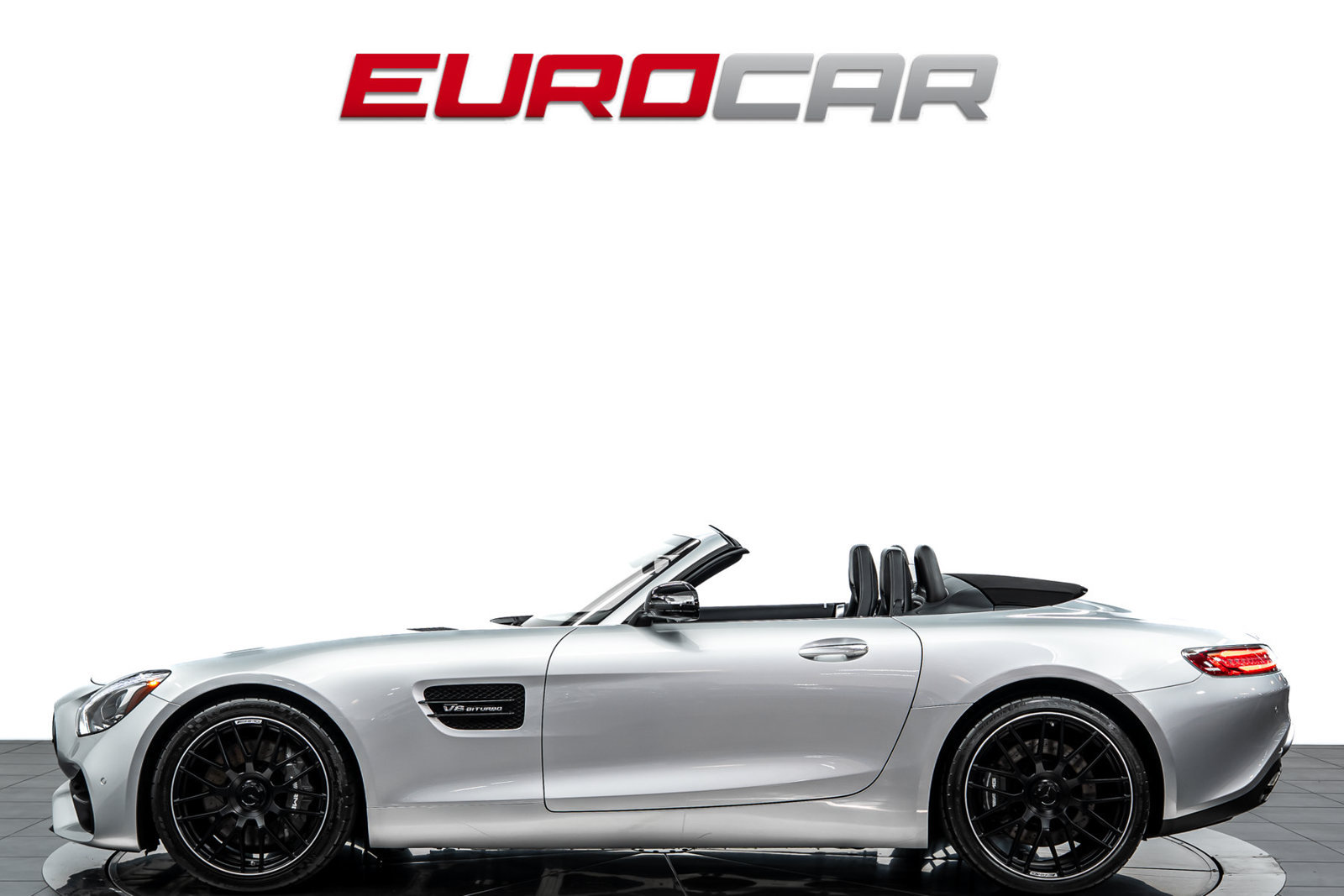 Used 2019 Mercedes-Benz AMG GT Roadster image 2
