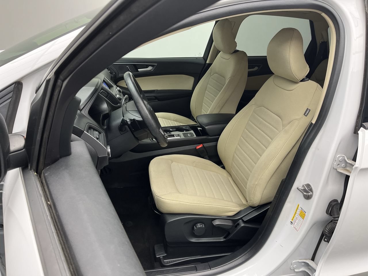 Certified 2019 Ford Edge SE w/ Cargo Accessory Package AWD/4WD image 9