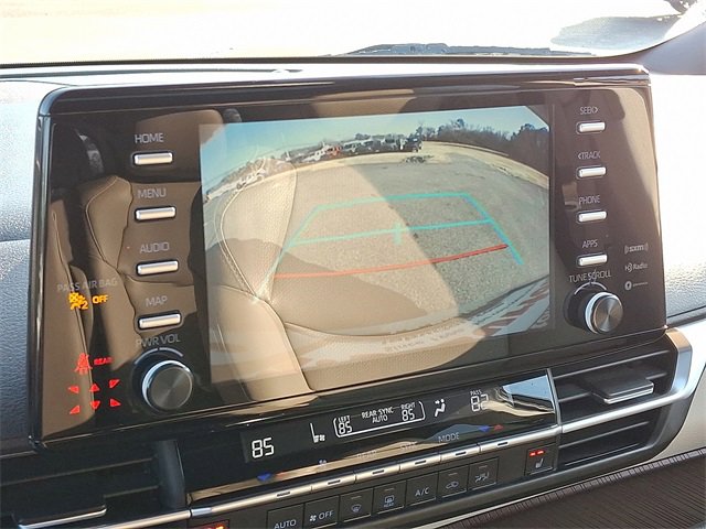 Used 2022 Toyota Sienna XLE image 19