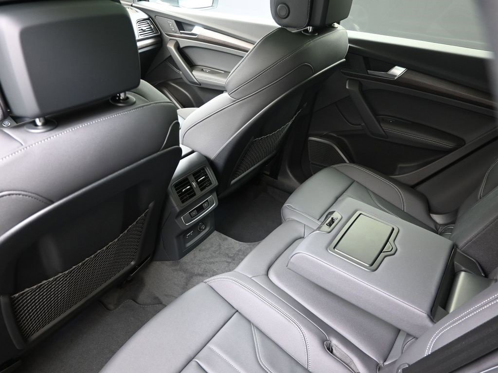 Certified 2025 Audi Q5 2.0T Premium Plus w/ Premium Plus Package image 18