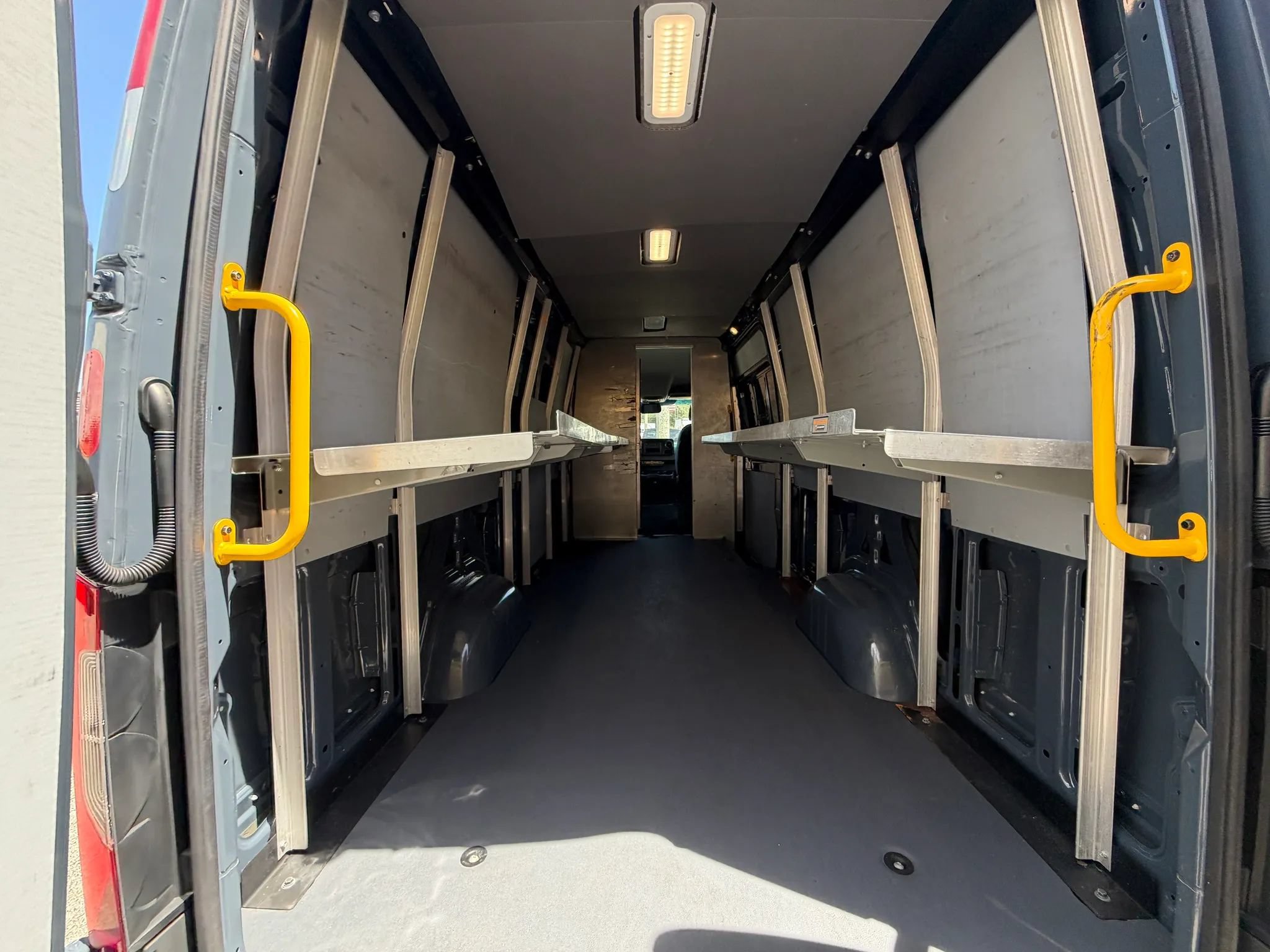 Used 2019 Mercedes-Benz Sprinter 2500 170 Extended Cargo image 5
