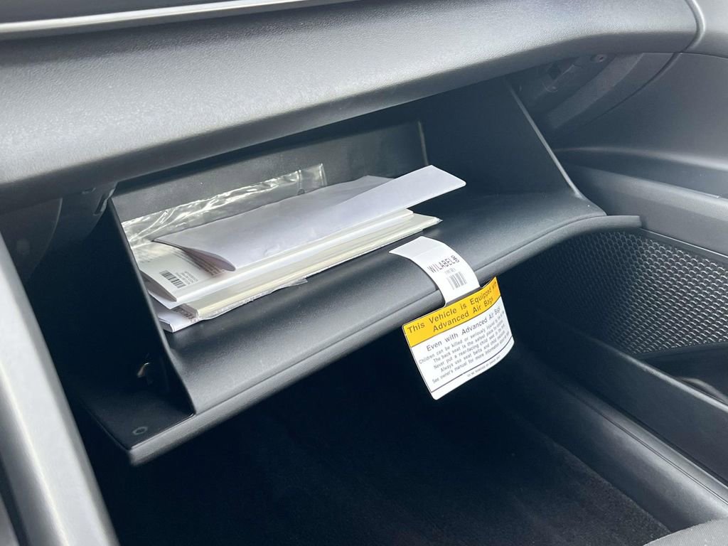 Certified 2025 Hyundai Elantra Sport image 40