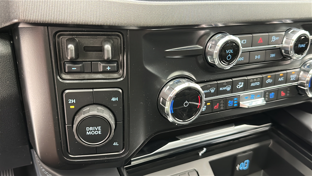 New 2026 Ford F350 Platinum AWD/4WD image 19