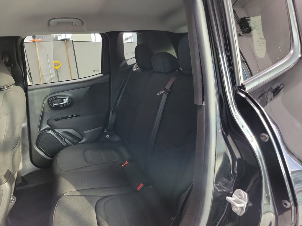 Used 2019 Jeep Renegade Latitude image 34