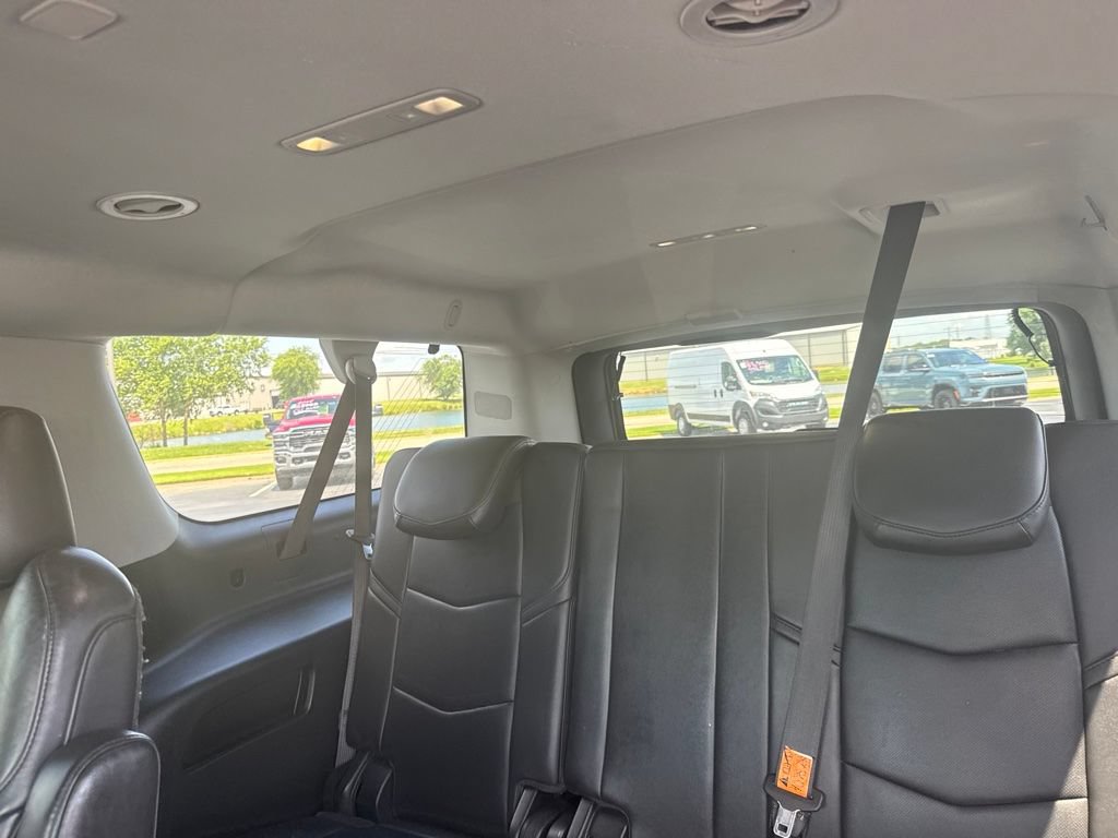 Used 2019 Cadillac Escalade ESV Luxury AWD/4WD image 10