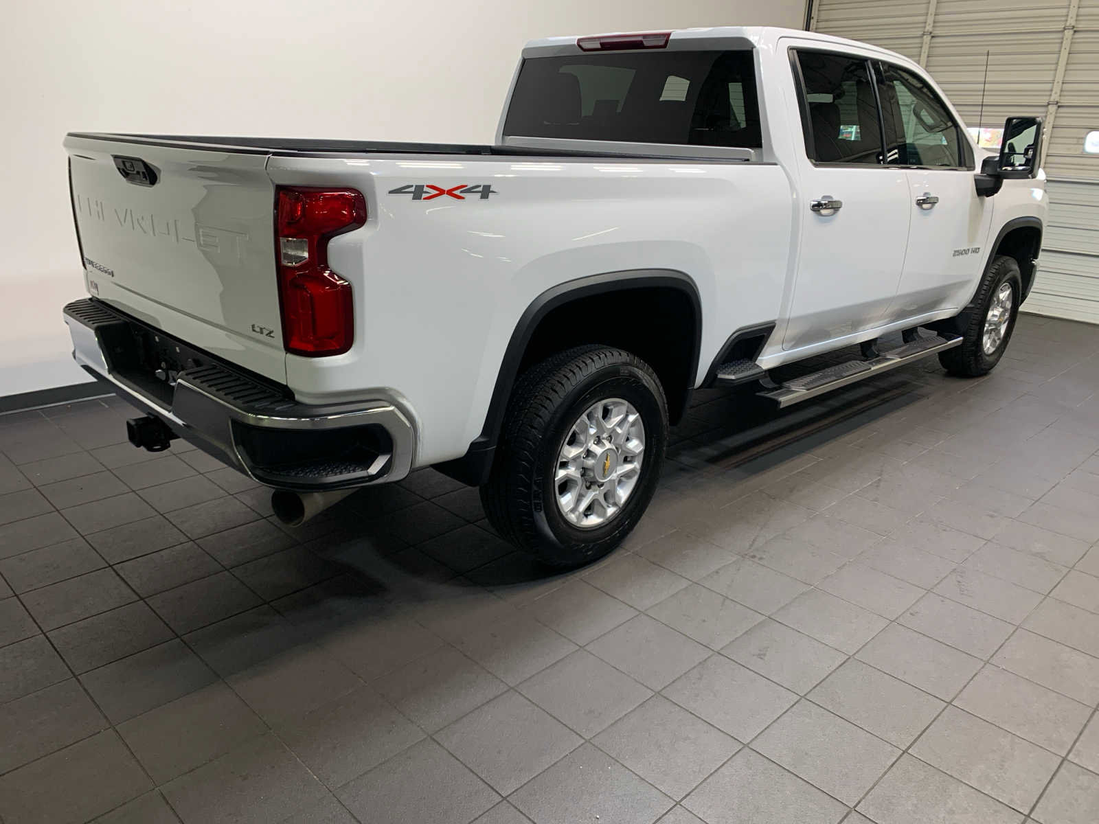 Used 2024 Chevrolet Silverado 2500 LTZ image 3