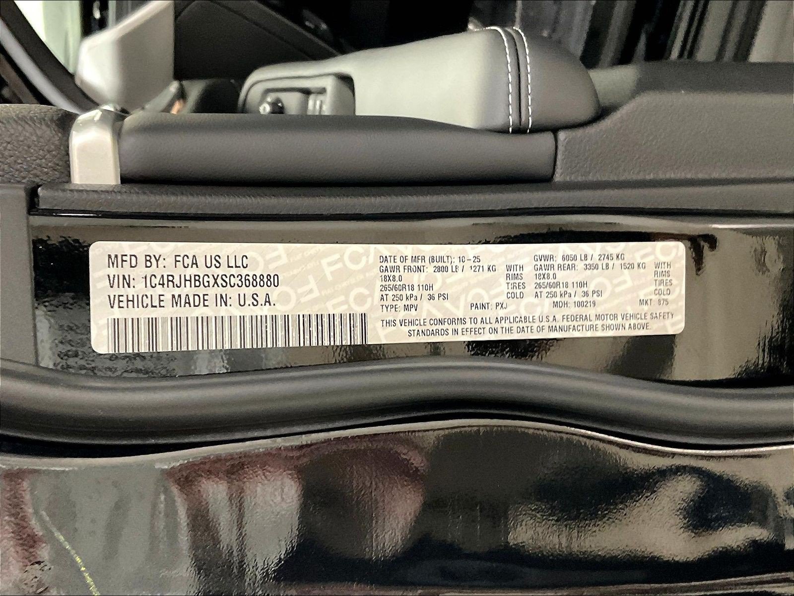 Used 2025 Jeep Grand Cherokee Limited AWD/4WD image 19