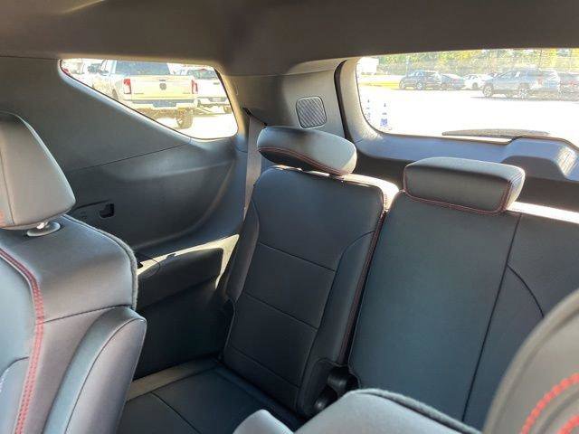 New 2026 Chevrolet Traverse RS w/ LPO, Floor Liner Package image 9